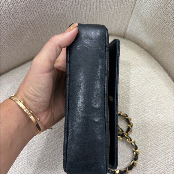 Authentic CHANEL black lambskin bicolor crossbody gold hardware - Picture 9 of 15